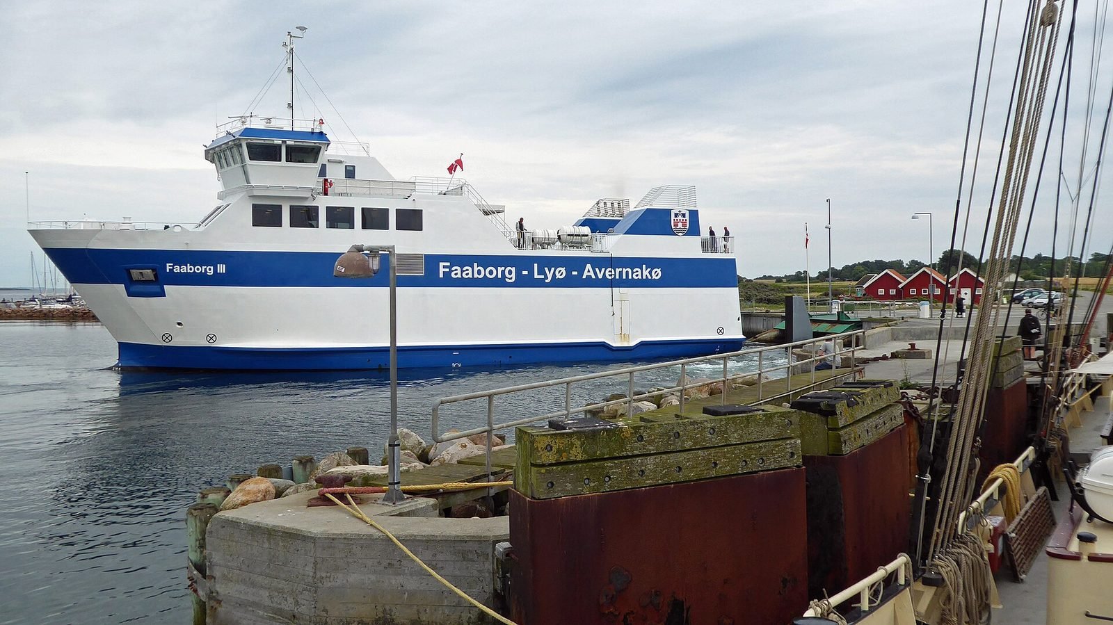 Inself&auml;hre Faaborg III der Route Faaborg &ndash; Ly&oslash; &ndash; Avernak&oslash; am Anleger