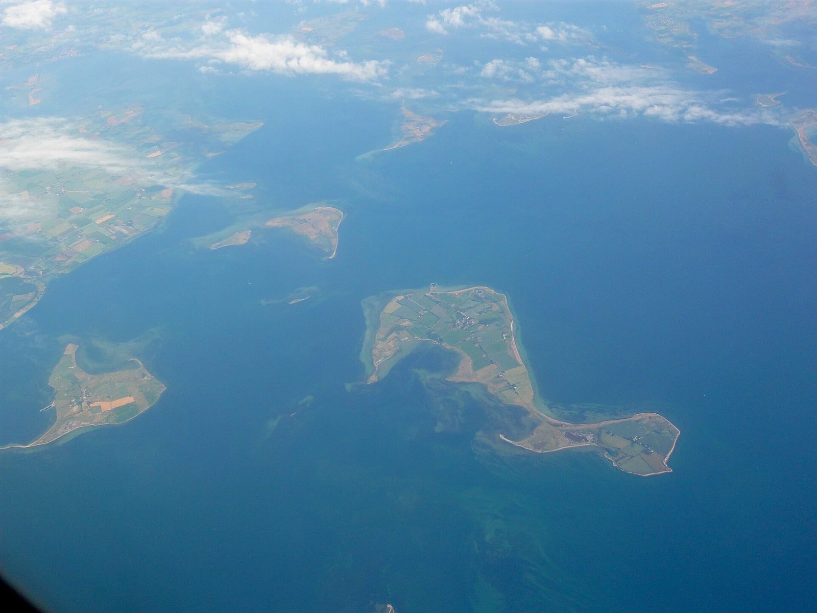 Luftaufnahme der Inseln Drej&oslash;, Hjort&oslash; und Skar&oslash; im S&uuml;df&uuml;nischen Inselmeer
